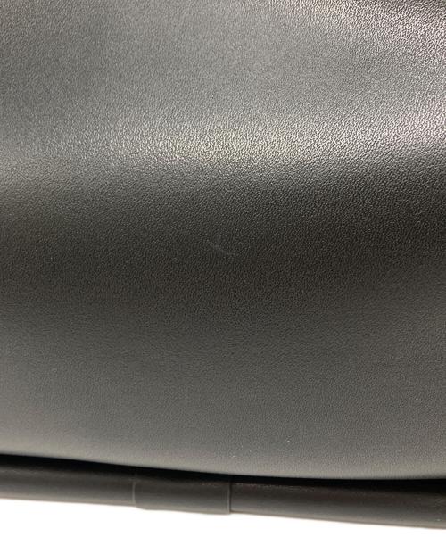 CHARLES & KEITH（チャールズアンドキース）CHARLES & KEITH (チャールズアンドキース) Lyla ライラ チューブラスラウチートートバッグ ブラックの古着・服飾アイテム