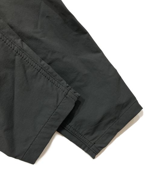 NANGA（ナンガ）NANGA (ナンガ) HAKU (ハク) 3D TAPERED パンツ グレー サイズ:Lの古着・服飾アイテム