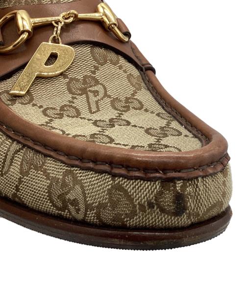 GUCCI（グッチ）GUCCI (グッチ) PALACE (パレス) Pチャーム ホースビットローファー ベージュ サイズ:9の古着・服飾アイテム