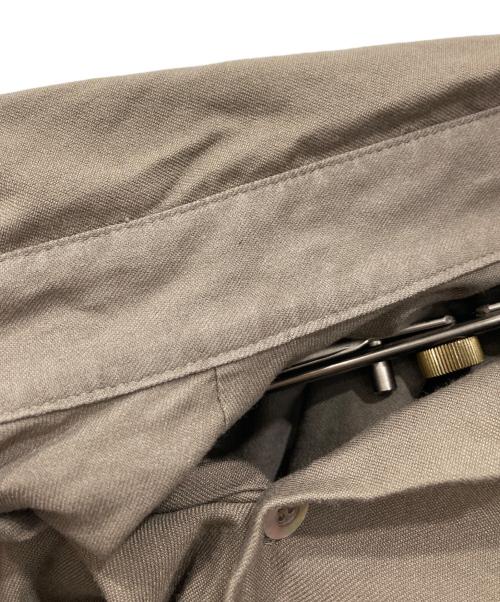 UNDERSON UNDERSON（アンダーソンアンダーソン）UNDERSON UNDERSON (アンダーソンアンダーソン) 和紙レーヨンサテンシャツ ベージュ サイズ:1の古着・服飾アイテム