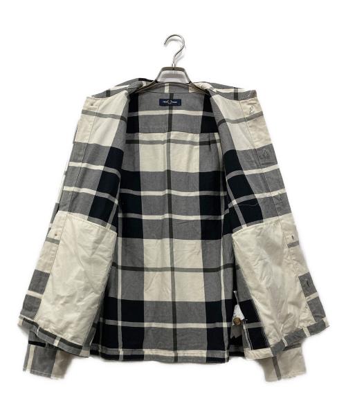 FRED PERRY（フレッドペリー）FRED PERRY (フレッドペリー) タータン ツイル オーバーシャツジャケット ブラック×ホワイト サイズ:Mの古着・服飾アイテム