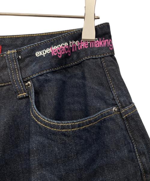 Jaded London（ジェイデッドロンドン）Jaded London (ジェイデッドロンドン) INDIGO RAINBOW SCRIPT XL COLOSSUS JEAN / インディゴ レインボー スクリプト XL コロッサス ジーンズ インディゴ サイズ:30の古着・服飾アイテム