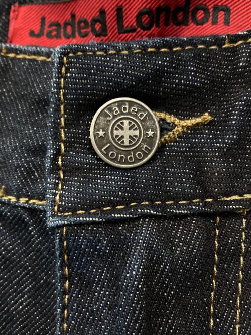 Jaded London（ジェイデッドロンドン）Jaded London (ジェイデッドロンドン) INDIGO RAINBOW SCRIPT XL COLOSSUS JEAN / インディゴ レインボー スクリプト XL コロッサス ジーンズ インディゴ サイズ:30の古着・服飾アイテム