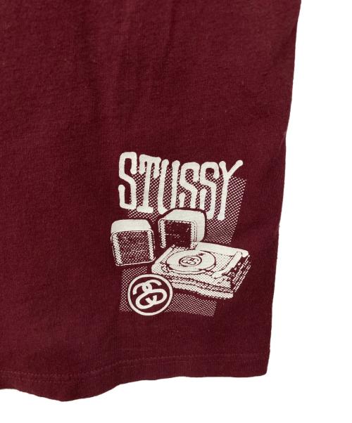 stussy（ステューシー）stussy (ステューシー) プリントTシャツ ボルドー サイズ:Sの古着・服飾アイテム