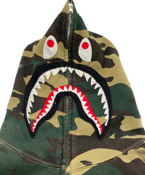 A BATHING APE（ア ベイシング エイプ）A BATHING APE (ア ベイシング エイプ) ダブルジップ シャーク パーカー カーキ サイズ:Lの古着・服飾アイテム