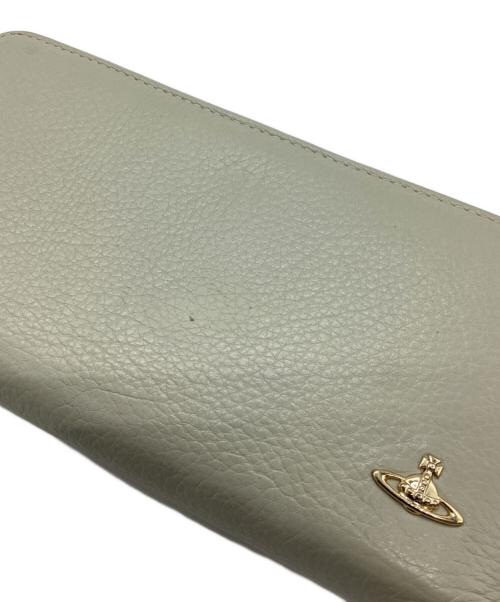 Vivienne Westwood（ヴィヴィアンウエストウッド）Vivienne Westwood (ヴィヴィアンウエストウッド) タッセルチャーム付き長財布 グレーの古着・服飾アイテム