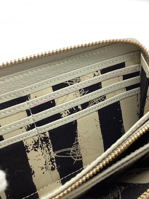 Vivienne Westwood（ヴィヴィアンウエストウッド）Vivienne Westwood (ヴィヴィアンウエストウッド) タッセルチャーム付き長財布 グレーの古着・服飾アイテム