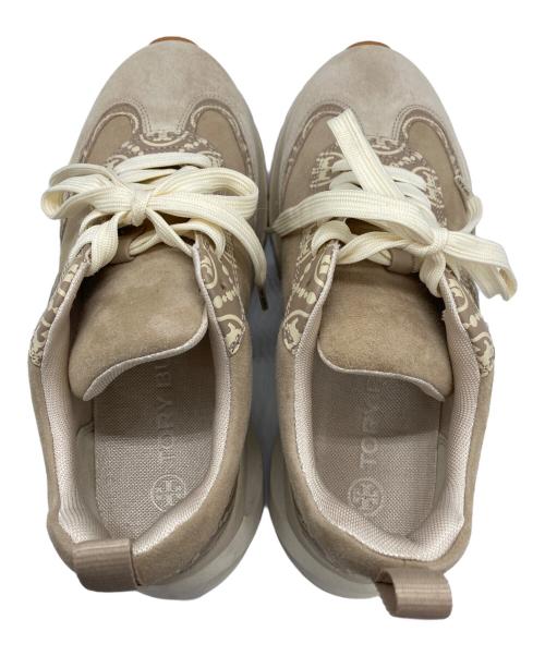 TORY BURCH（トリーバーチ）TORY BURCH (トリーバーチ) グッドラックトレーナースニーカー ベージュ サイズ:SIZE 7 1/2の古着・服飾アイテム