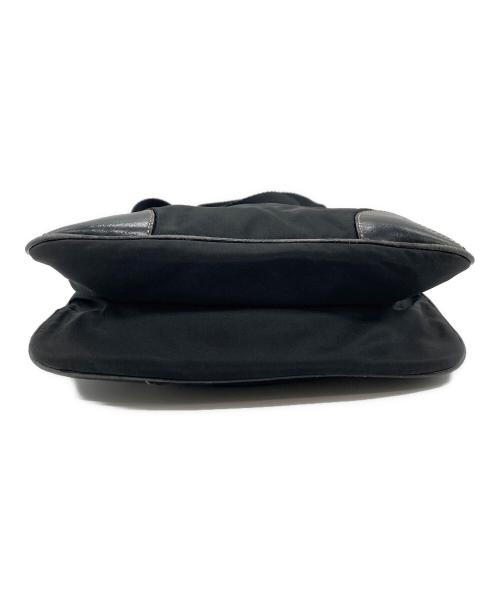 PRADA（プラダ）PRADA (プラダ) ナイロンショルダーバッグ ブラックの古着・服飾アイテム