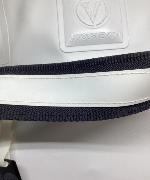 VICIOUSVENOM（ヴェシャスヴェノム）VICIOUSVENOM (ヴェシャスヴェノム) ショルダーバッグ ホワイト×カーキの古着・服飾アイテム