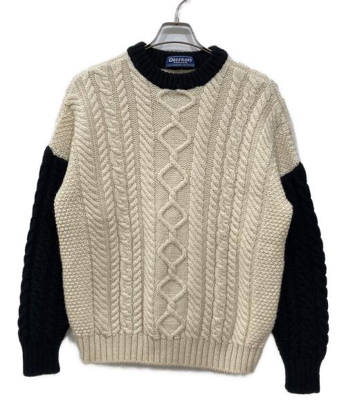 GUERNSEY WOOLLENS（ガンジーウーレンズ）GUERNSEY WOOLLENS (ガンジーウーレンズ) バイカラーケーブルニット アイボリー×ブラック サイズ:42の古着・服飾アイテム