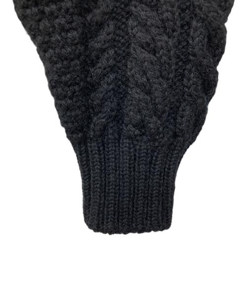 GUERNSEY WOOLLENS（ガンジーウーレンズ）GUERNSEY WOOLLENS (ガンジーウーレンズ) バイカラーケーブルニット アイボリー×ブラック サイズ:42の古着・服飾アイテム