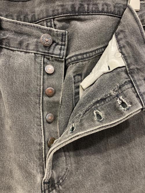 LEVI'S（リーバイス）LEVI'S (リーバイス) 後染めデニムパンツ グレー サイズ:SIZE 83.5cm (W33)の古着・服飾アイテム