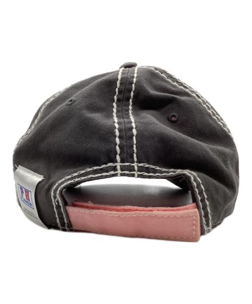 PLAYHOUR（プレイアワー）PLAYHOUR (プレイアワー) キャップ グレー×ピンクの古着・服飾アイテム