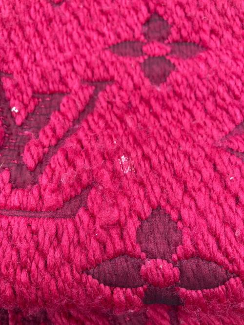 LOUIS VUITTON（ルイ ヴィトン）LOUIS VUITTON (ルイ ヴィトン) エシャルプロゴマニア マフラー レッドの古着・服飾アイテム