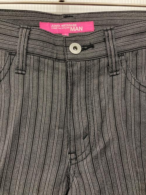 JUNYA WATANABE COMME des GARCONS MAN PINK（ジュンヤワタナベ コムデギャルソンマン ピンク）JUNYA WATANABE COMME des GARCONS MAN PINK (ジュンヤワタナベ コムデギャルソンマン ピンク) ストライプパンツ グレー サイズ:Sの古着・服飾アイテム