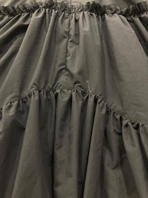 iki（イキ）iki (イキ) mauri ティアード キャミワンピース ブラック サイズ:Freeの古着・服飾アイテム