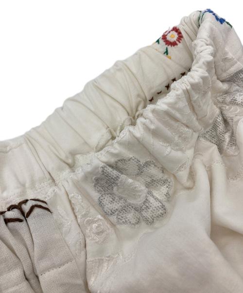 freada（フリーダ）Freada (フリーダ) アソートデザインヴィンテージパッチワーク刺繍パンツ ホワイト サイズ:Freeの古着・服飾アイテム