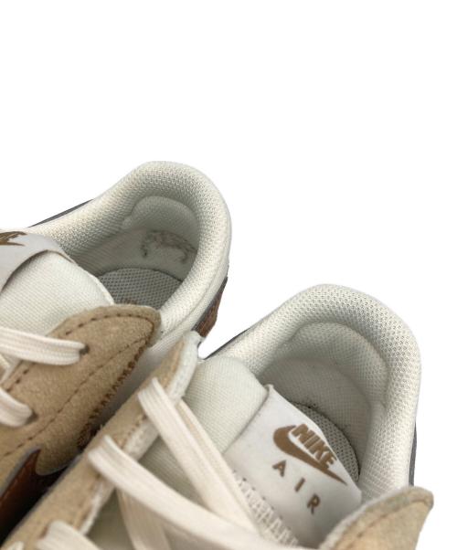 NIKE（ナイキ）NIKE (ナイキ) スニーカー ベージュ サイズ:25の古着・服飾アイテム