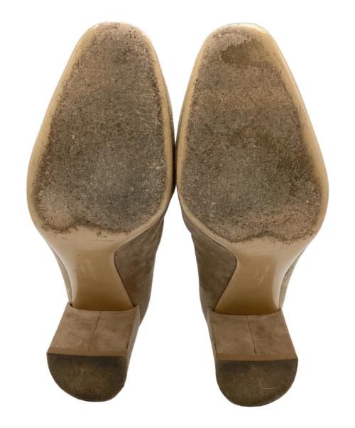 Salvatore Ferragamo（サルヴァトーレ フェラガモ）Salvatore Ferragamo (サルヴァトーレ フェラガモ) チャンキーヒールパンプス ベージュ サイズ:9の古着・服飾アイテム