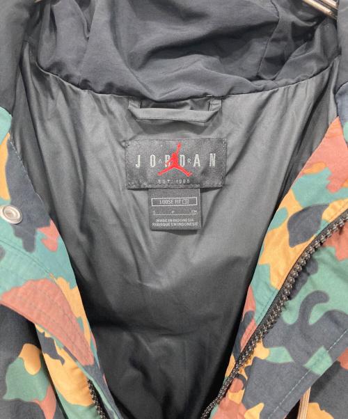 JORDAN（ジョーダン）JORDAN (ジョーダン) オール オーバープリント ダウンジャケット カーキ×ベージュ サイズ:Sの古着・服飾アイテム