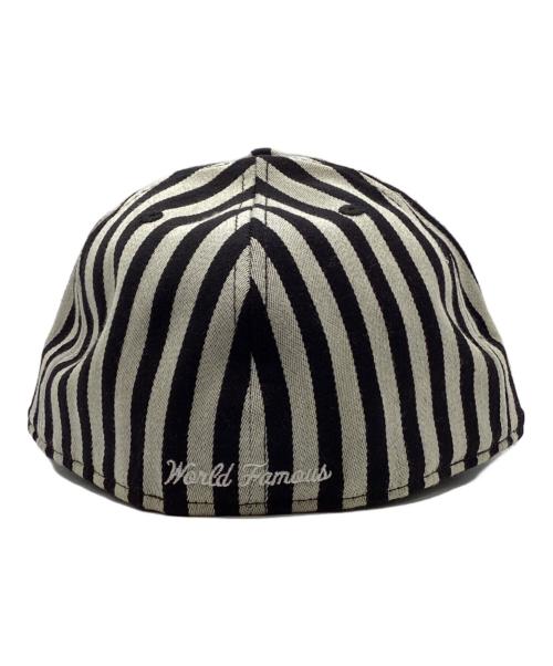 SUPREME（シュプリーム）SUPREME (シュプリーム) キャップ ホワイト×ブラック サイズ:7 1/2(59.6cm)の古着・服飾アイテム