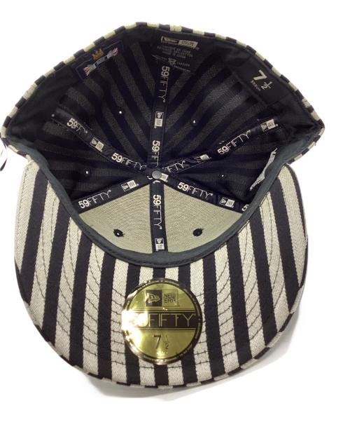 SUPREME（シュプリーム）SUPREME (シュプリーム) キャップ ホワイト×ブラック サイズ:7 1/2(59.6cm)の古着・服飾アイテム