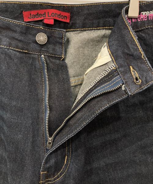 Jaded London（ジェイデッドロンドン）Jaded London (ジェイデッドロンドン) レインボースクリプトデニムパンツ インディゴ サイズ:30の古着・服飾アイテム