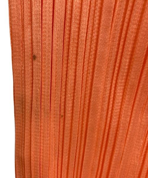 ISSEY MIYAKE（イッセイミヤケ）ISSEY MIYAKE (イッセイミヤケ) ノースリーブプリーツブラウス オレンジ サイズ:Mの古着・服飾アイテム