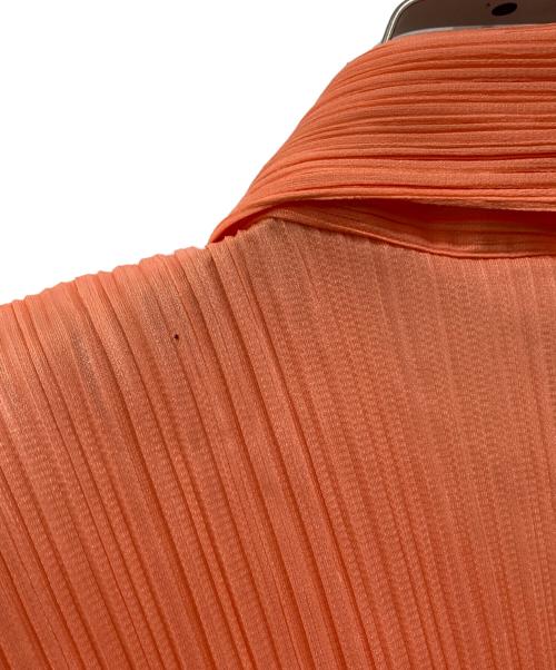 ISSEY MIYAKE（イッセイミヤケ）ISSEY MIYAKE (イッセイミヤケ) ノースリーブプリーツブラウス オレンジ サイズ:Mの古着・服飾アイテム