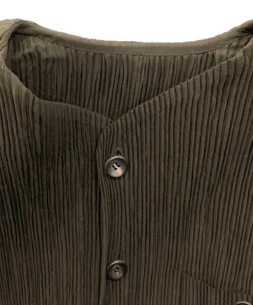 ISSEY MIYAKE（イッセイミヤケ）ISSEY MIYAKE (イッセイミヤケ) ノーカラープリーツジャケット ブラウン サイズ:Mの古着・服飾アイテム