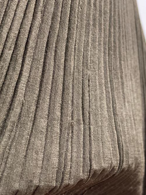 ISSEY MIYAKE（イッセイミヤケ）ISSEY MIYAKE (イッセイミヤケ) ノーカラープリーツジャケット ブラウン サイズ:Mの古着・服飾アイテム