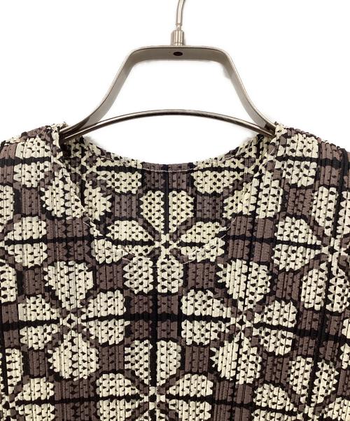 PLEATS PLEASE（プリーツプリーズ）PLEATS PLEASE (プリーツプリーズ) ノースリープリーツブブラウス ブラウン×アイボリー サイズ:3の古着・服飾アイテム