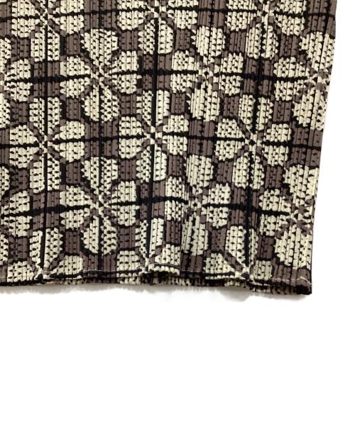 PLEATS PLEASE（プリーツプリーズ）PLEATS PLEASE (プリーツプリーズ) ノースリープリーツブブラウス ブラウン×アイボリー サイズ:3の古着・服飾アイテム