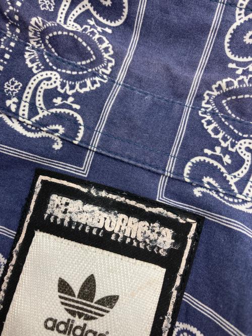 adidas（アディダス）adidas (アディダス) NEIGHBORHOOD (ネイバーフッド) バンダナ柄シャツ ブルー サイズ:Mの古着・服飾アイテム