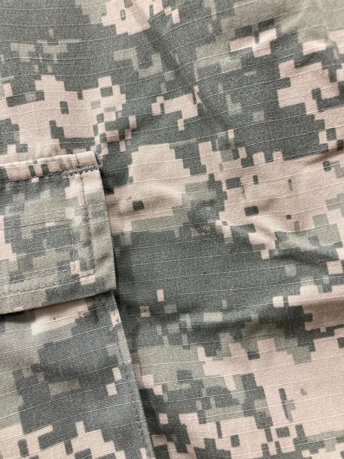 US ARMY（ユーエスアーミー）US ARMY (ユーエスアーミー) UCP迷彩 コンバットパンツ グリーン サイズ:SIZE 321/2-351/2の古着・服飾アイテム