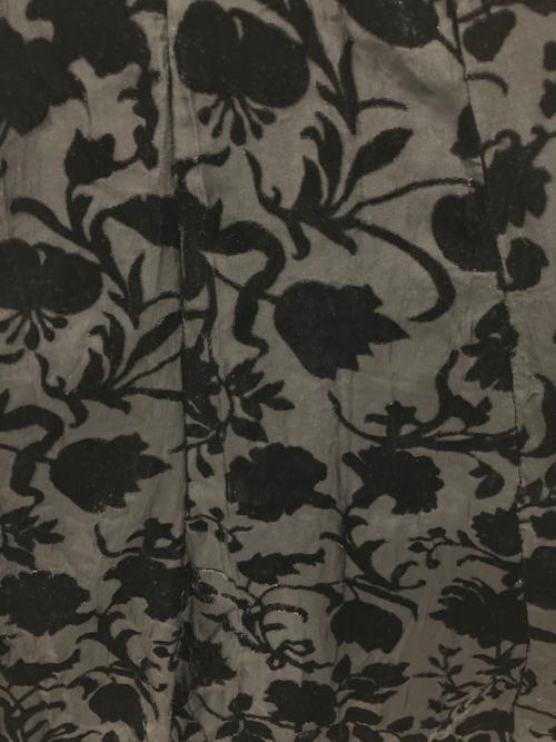 Tnewties（トゥエンティーズ）TNEWTIES (トゥエンティーズ) ディープVネックドレス ブラック サイズ:Sの古着・服飾アイテム