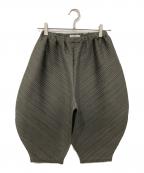 PLEATS PLEASEプリーツプリーズ）の古着「変形プリーツバルーンショートパンツ」｜グレー