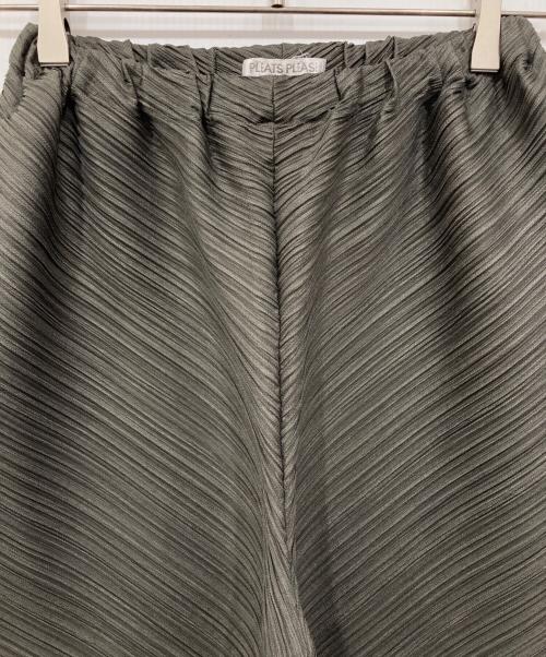 PLEATS PLEASE（プリーツプリーズ）PLEATS PLEASE (プリーツプリーズ) 変形プリーツバルーンショートパンツ グレー サイズ:1の古着・服飾アイテム