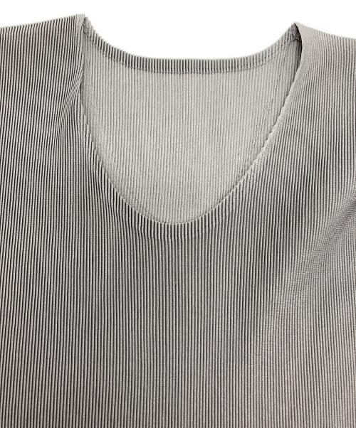 PLEATS PLEASE（プリーツプリーズ）PLEATS PLEASE (プリーツプリーズ) 半袖プリーツカットソー グレー サイズ:3の古着・服飾アイテム