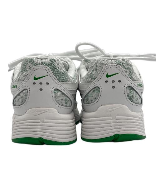 NIKE（ナイキ）NIKE (ナイキ) ローカットスニーカー ホワイト×グリーン サイズ:23.5の古着・服飾アイテム