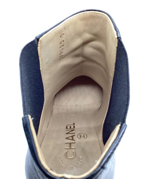 CHANEL（シャネル）CHANEL (シャネル) ココマークサイドゴアショートブーツ ブラック サイズ:37 1/2の古着・服飾アイテム