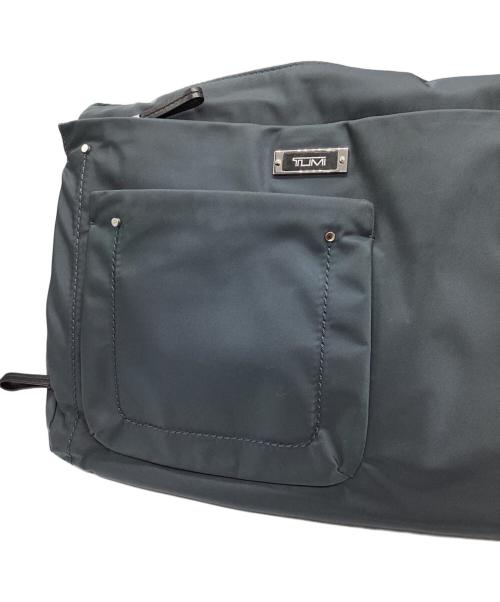 TUMI（トゥミ）TUMI (トゥミ) ナイロンショルダーバッグ グレーの古着・服飾アイテム