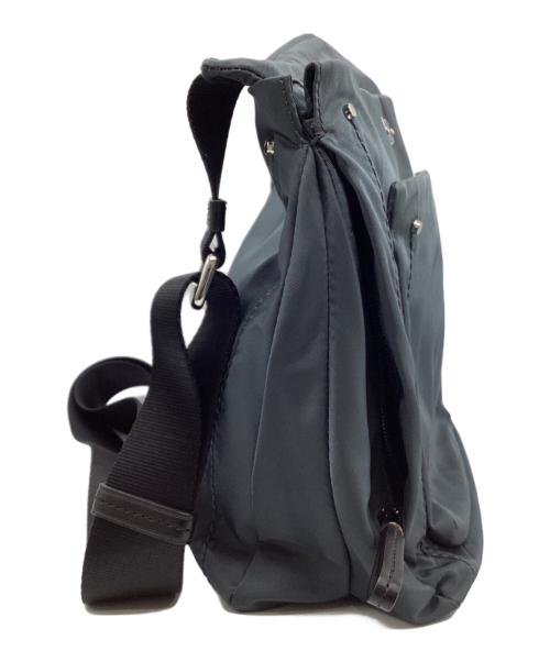 TUMI（トゥミ）TUMI (トゥミ) ナイロンショルダーバッグ グレーの古着・服飾アイテム