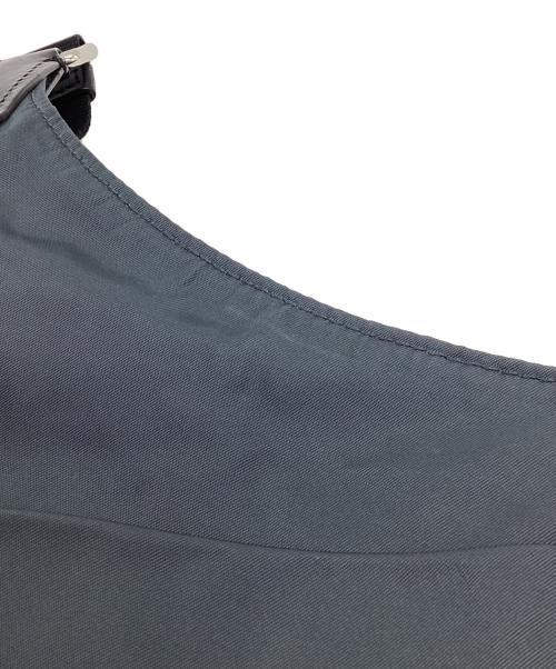 TUMI（トゥミ）TUMI (トゥミ) ナイロンショルダーバッグ グレーの古着・服飾アイテム
