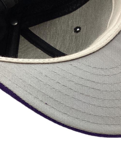 New Era（ニューエラ）New Era (ニューエラ) キャップ ブラック×パープル サイズ:7 5/8の古着・服飾アイテム