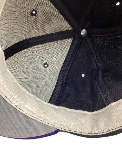 New Era（ニューエラ）New Era (ニューエラ) キャップ ブラック×パープル サイズ:7 5/8の古着・服飾アイテム