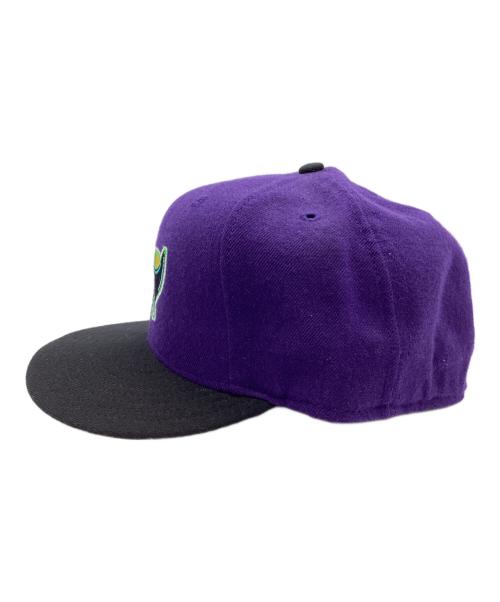 New Era（ニューエラ）New Era (ニューエラ) キャップ ブラック×パープル サイズ:7 3/8の古着・服飾アイテム