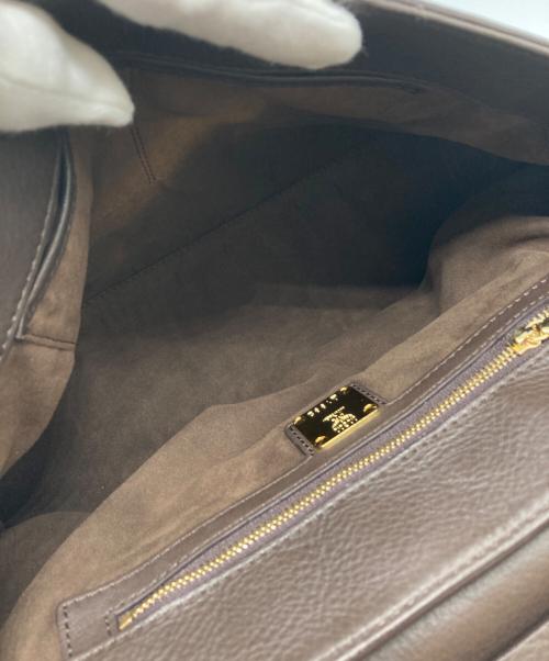 MCM（エムシーエム）MCM (エムシーエム) 2WAYクロコ型押しレザーバッグ ブラウンの古着・服飾アイテム