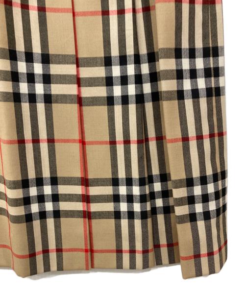 Burberry's（バーバリー）Burberry's (バーバリー) ノバチェックプリーツスカート ベージュ サイズ:7ARの古着・服飾アイテム